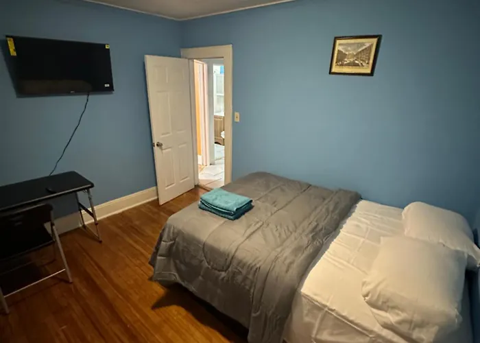 Fidelia Emerald Room Queen Bed Within Minutes Of Newark Liberty International Airport And Newark Penn Station