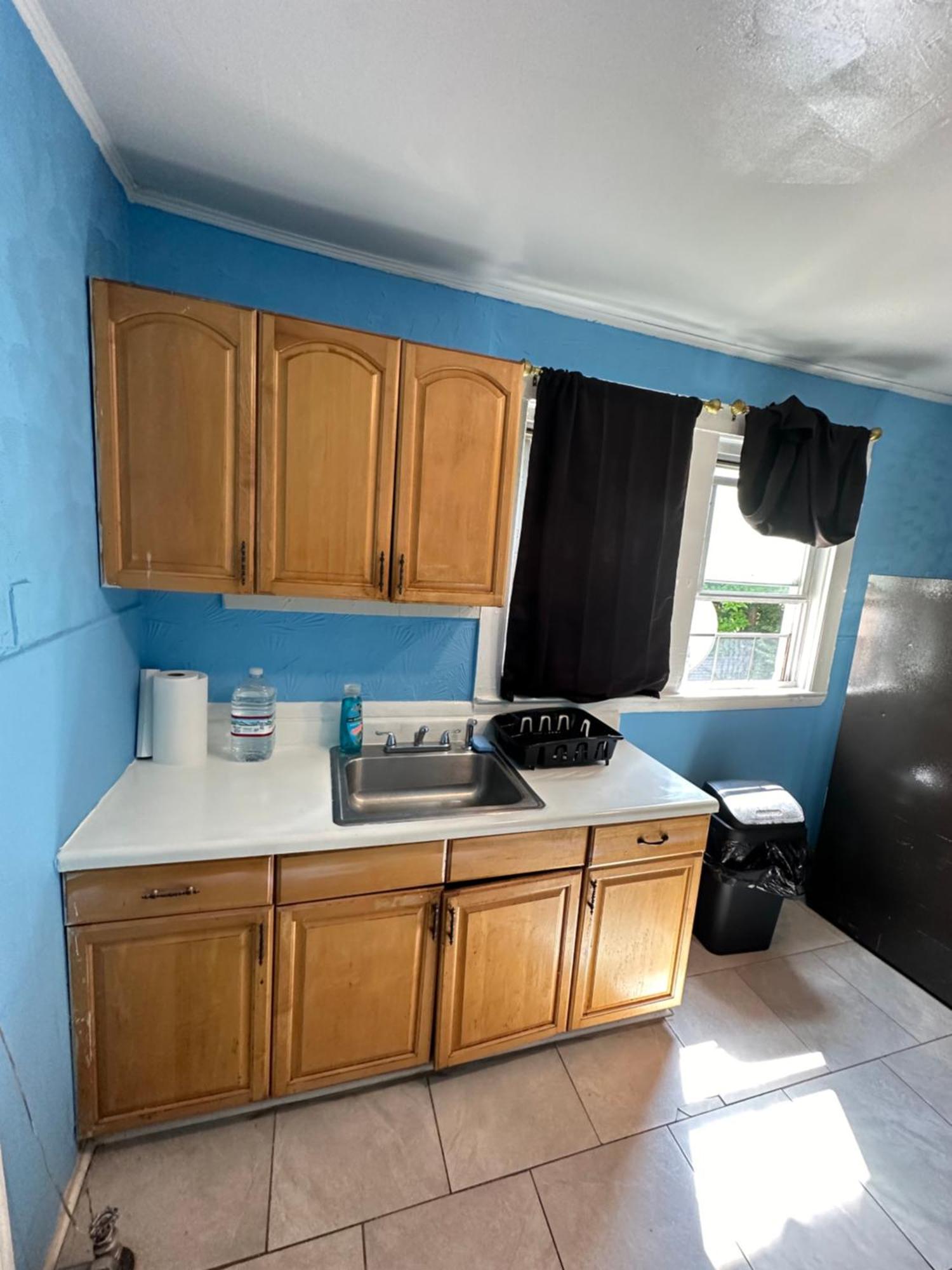 Fidelia Emerald Queen Bed Within Minutes Of Newark Liberty International Airport And Newark Penn Station * Irvington