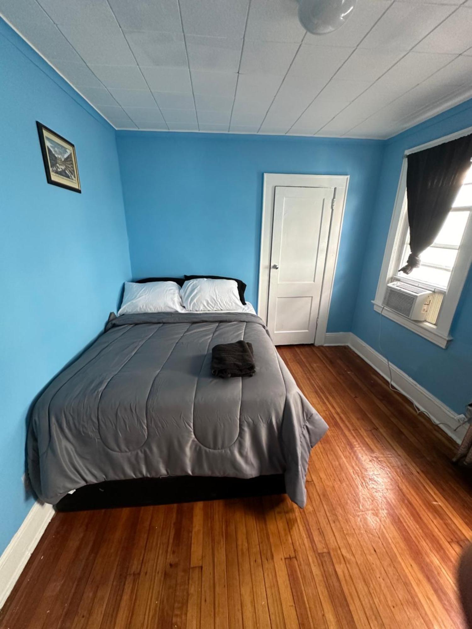 Fidelia Emerald Queen Bed Within Minutes Of Newark Liberty International Airport And Newark Penn Station Séjour chez l'habitant *